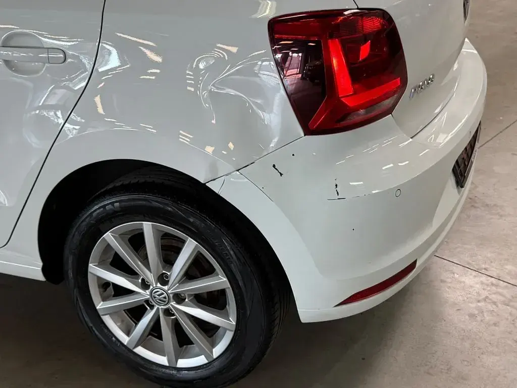 Gebraucht VW Polo LOUNGE 75 PS (55 kW) 2015 Weiß Limousine