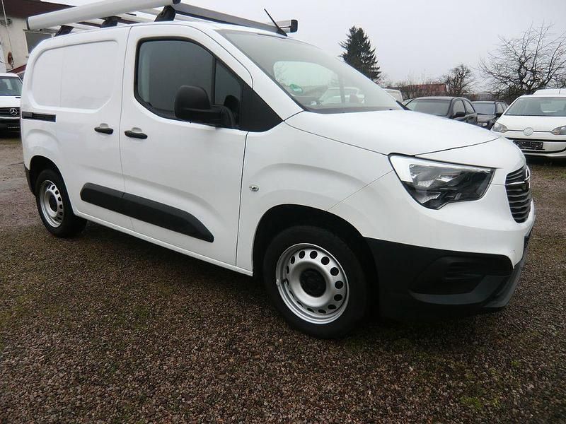 Gebraucht Opel Combo Selection 110 PS (80 kW) 2020 Weiß Van / Kleinbus
