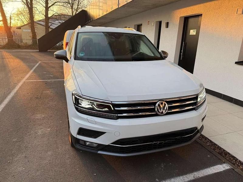 Gebraucht VW Tiguan Allspace Comfortline 200 PS (147 kW) 2021 Weiß SUV