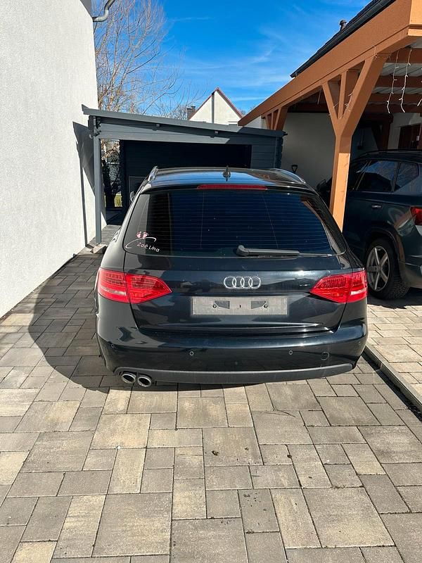 Gebraucht Audi A4 105 PS (77 kW) 2010 Schwarz Kombi