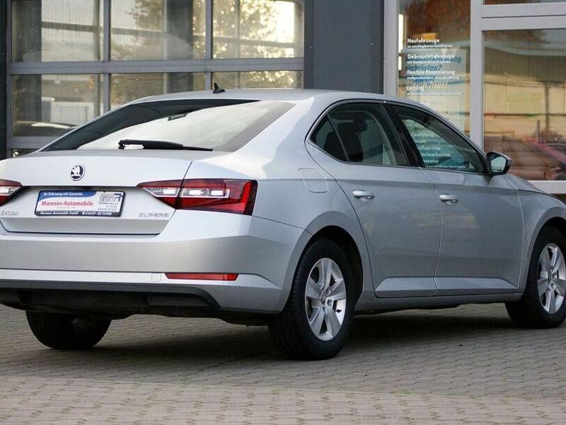 Gebraucht Skoda Superb Ambition 120 PS (88 kW) 2018 Silber Limousine