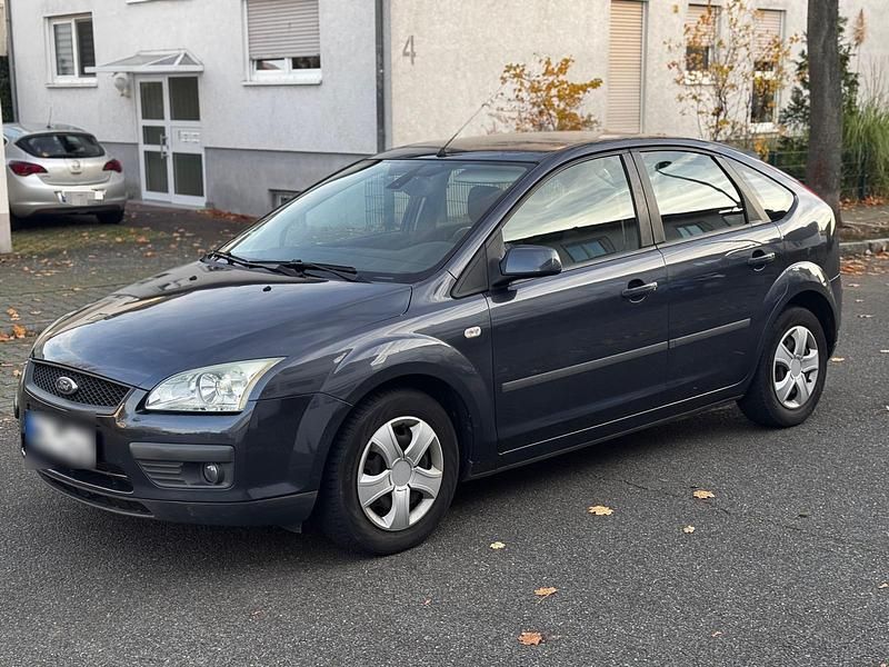 Gebraucht Ford Focus 100 PS (73 kW) 2006 Grau Kleinwagen