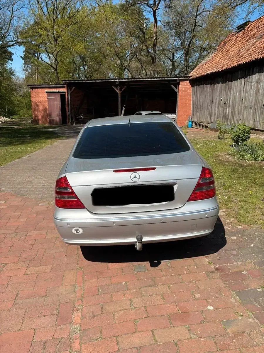 Gebraucht Mercedes E240 Elegance 177 PS (130 kW) 2004 Silber Limousine