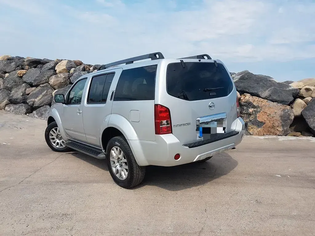Gebraucht Nissan Pathfinder 190 PS (139 kW) 2014 Silber SUV