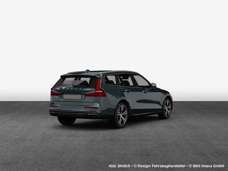 Gebraucht Volvo V60 Plus 197 PS (144 kW) 2025 Forest lake metallic Kombi