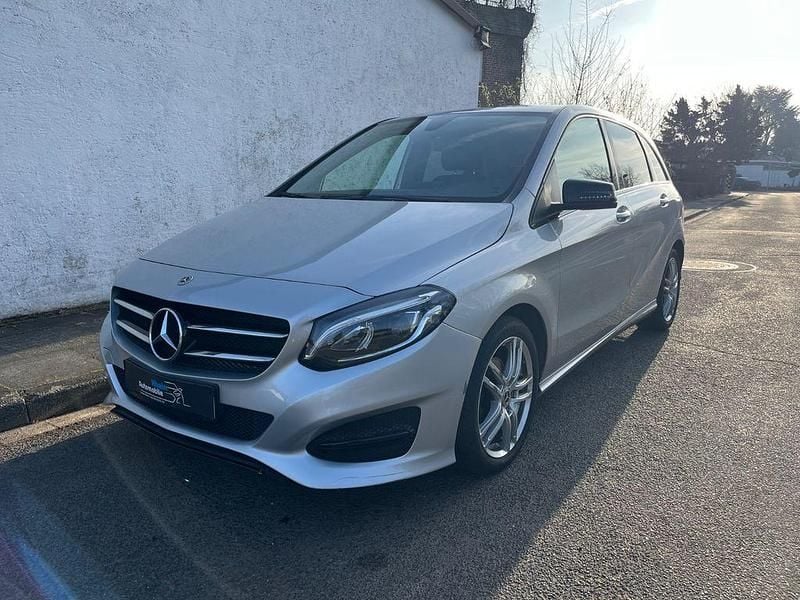 Polarsilber Gebraucht 2017 Mercedes B200 Van / Kleinbus | 10.900 € (Guter Preis) - Bild 1/4