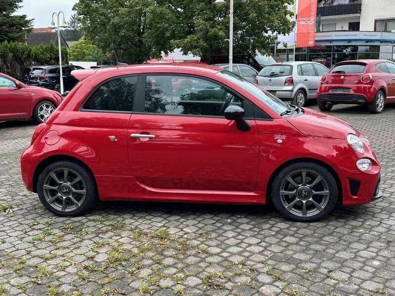 Gebraucht Abarth 595 165 PS (121 kW) 2023 Passione rot Kleinwagen