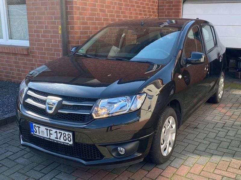 Gebraucht Dacia Sandero 90 PS (66 kW) 2016 Schwarz Limousine