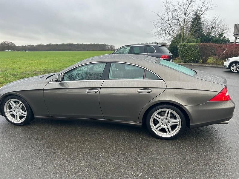 Gebraucht Mercedes CLS320 224 PS (164 kW) 2006 Braun Limousine
