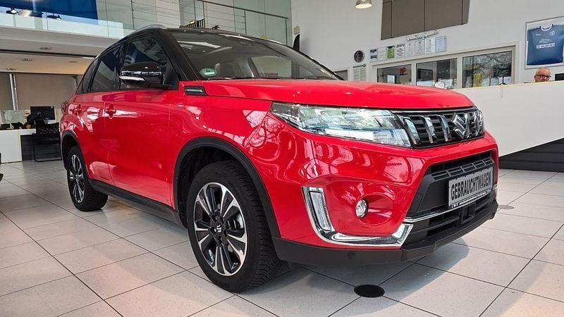 Gebraucht Suzuki Vitara Comfort+ 116 PS (85 kW) 2022 Rot SUV