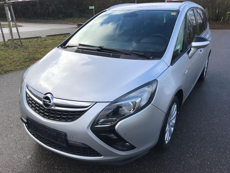 Silber Gebraucht 2014 Opel Zafira Tourer Active Van / Kleinbus | 5.800 € (Superpreis) - Bild 1/4