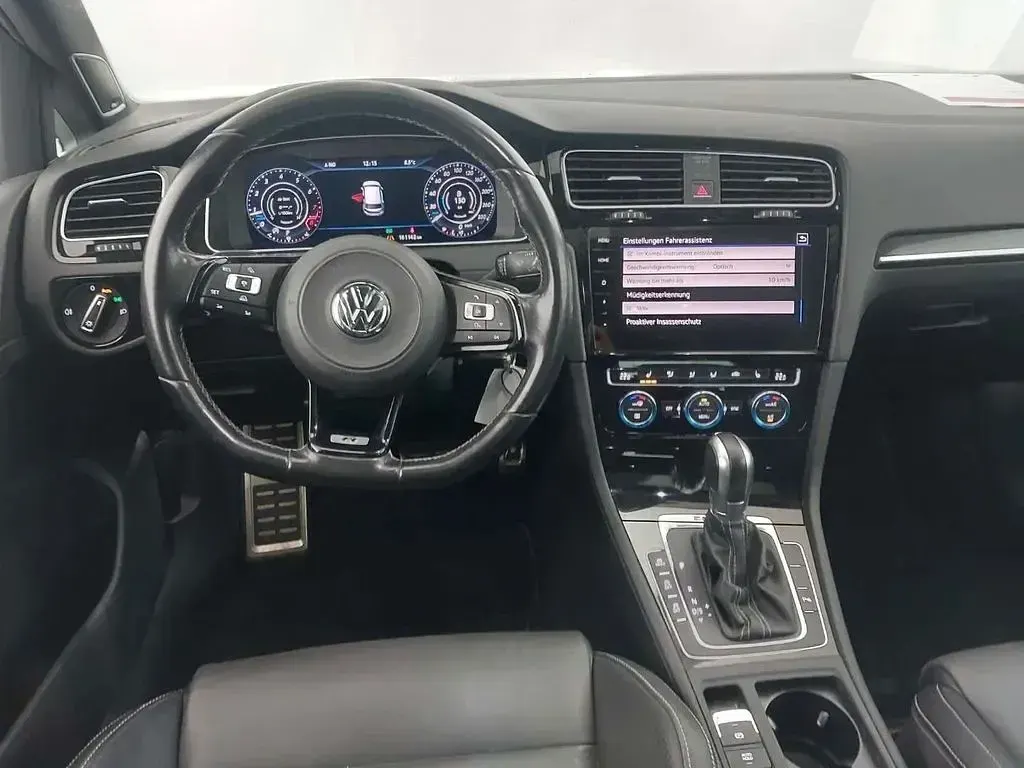 Second-hand VW Golf VII R 310 CP (228 kW) 2017 Albastru Berlinǎ