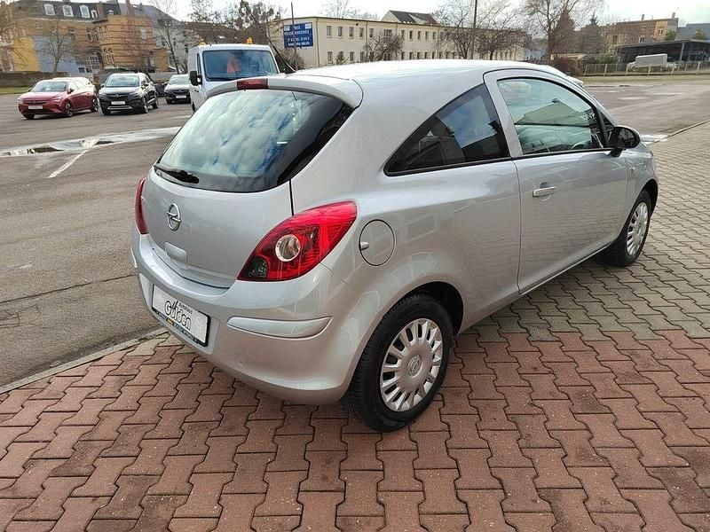 Gebraucht Opel Corsa Selection 69 PS (50 kW) 2014 Silber Kleinwagen