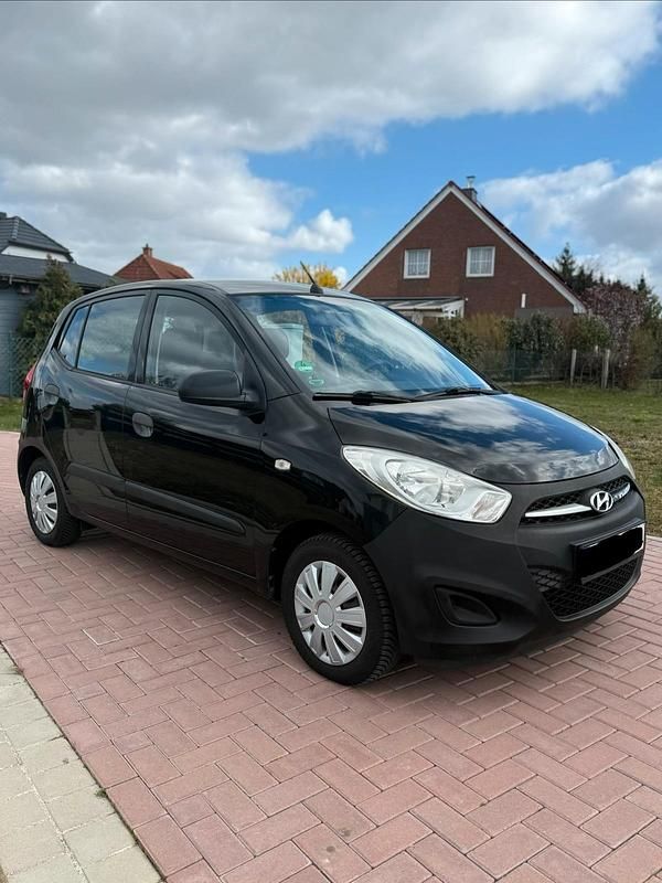 Gebraucht Hyundai i10 69 PS (50 kW) 2012 Schwarz Kleinwagen