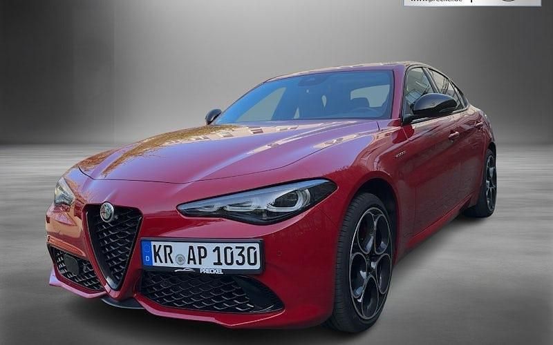 Rot Gebraucht 2024 Alfa Romeo Giulia Sprint Limousine | 36.900 € (Etwas zu teuer) - Bild 1/4