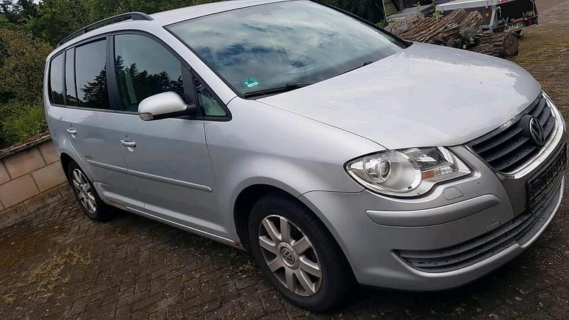 Silber Gebraucht 2008 VW Touran Van / Kleinbus | 1.950 € (Superpreis) - Bild 1/4