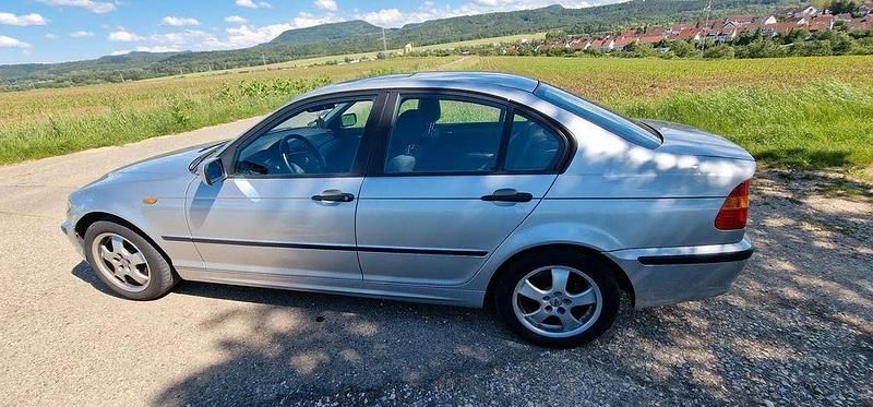 Gebraucht BMW 320 150 PS (110 kW) 2003 Silber Limousine