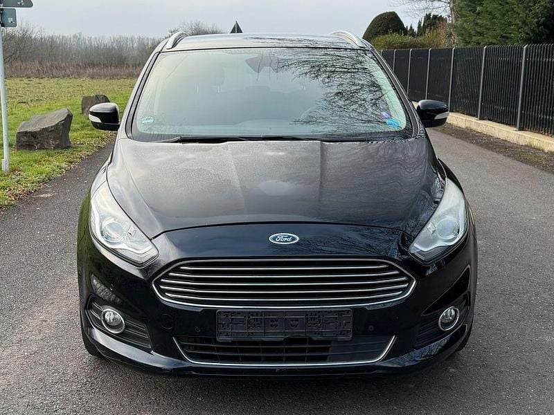 Gebraucht Ford S-MAX Titanium 160 PS (117 kW) 2016 Schwarz Van / Kleinbus