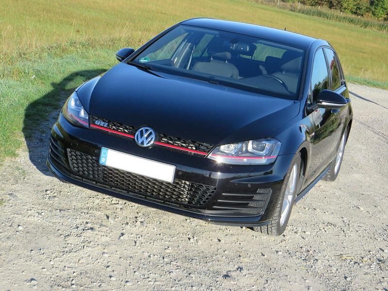 Schwarz Gebraucht 2016 VW Golf VII GTI Limousine | 16.800 € (Guter Preis) - Bild 1/4