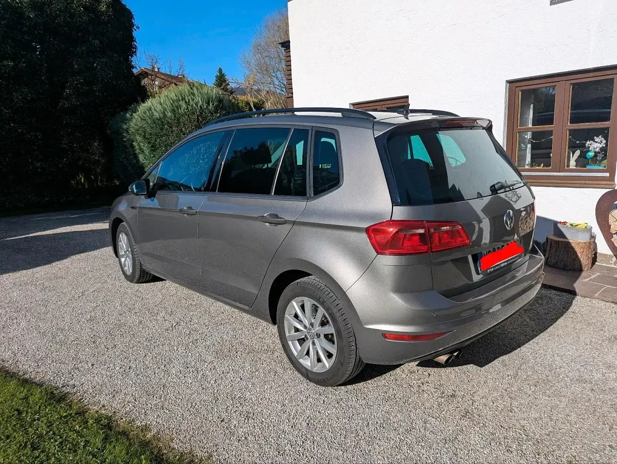 Gebraucht VW Golf VII LOUNGE 125 PS (91 kW) 2015 Grau Limousine