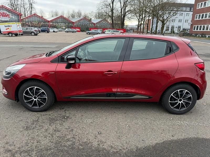 Gebraucht Renault Clio IV 90 PS (66 kW) 2016 Rot Limousine