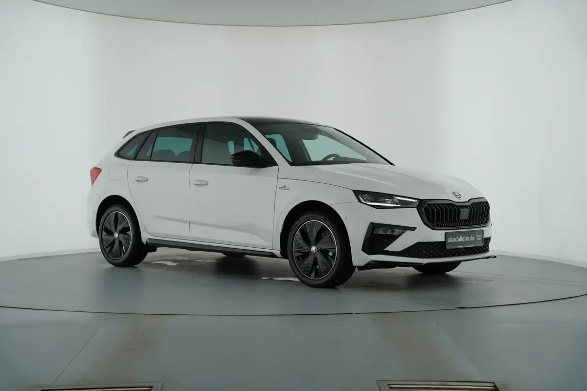 Gebraucht Skoda Scala Monte Carlo 116 PS (85 kW) 2024 Candyweiss Kleinwagen
