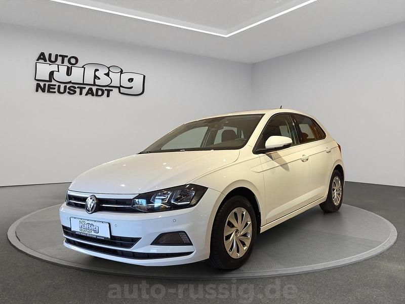Pure white Gebraucht 2018 VW Polo Comfortline Kleinwagen | 11.490 € (Etwas zu teuer) - Bild 1/4