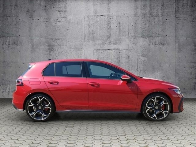 Gebraucht VW Golf VIII GTI 265 PS (194 kW) 2025 Rot Limousine