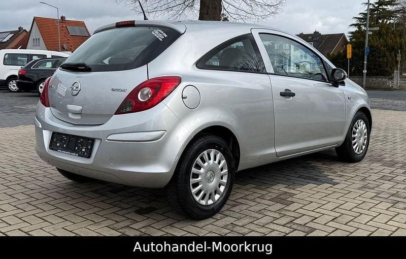 Gebraucht Opel Corsa Selection 86 PS (63 kW) 2011 Silber Kleinwagen