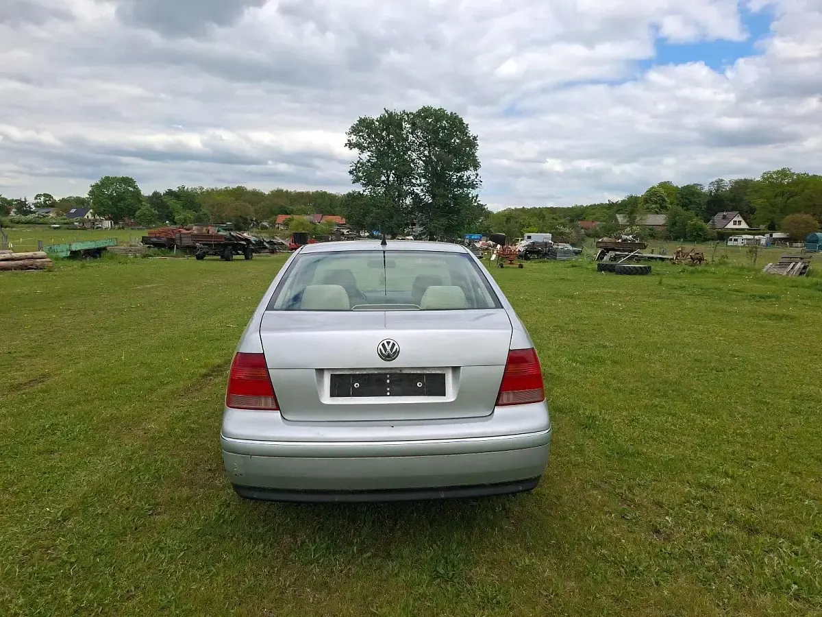Gebraucht VW Bora 110 PS (80 kW) 2003 Grau Limousine