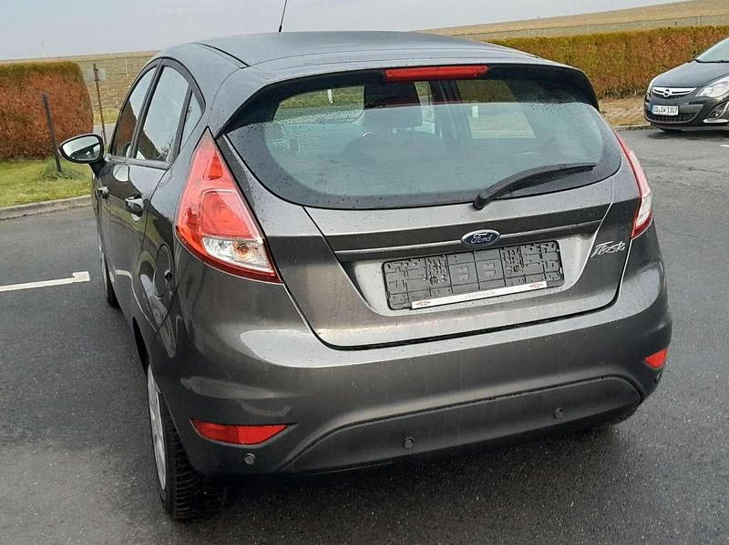 Gebraucht Ford Fiesta Trend 95 PS (69 kW) 2016 Magnetic Kleinwagen