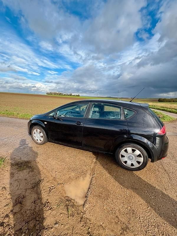 Schwarz Gebraucht 2007 Seat Leon Limousine | 1.500 € (Guter Preis) - Bild 1/4