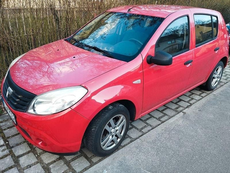 Second-hand Dacia Sandero 75 CP (55 kW) 2009 Roșu Berlinǎ