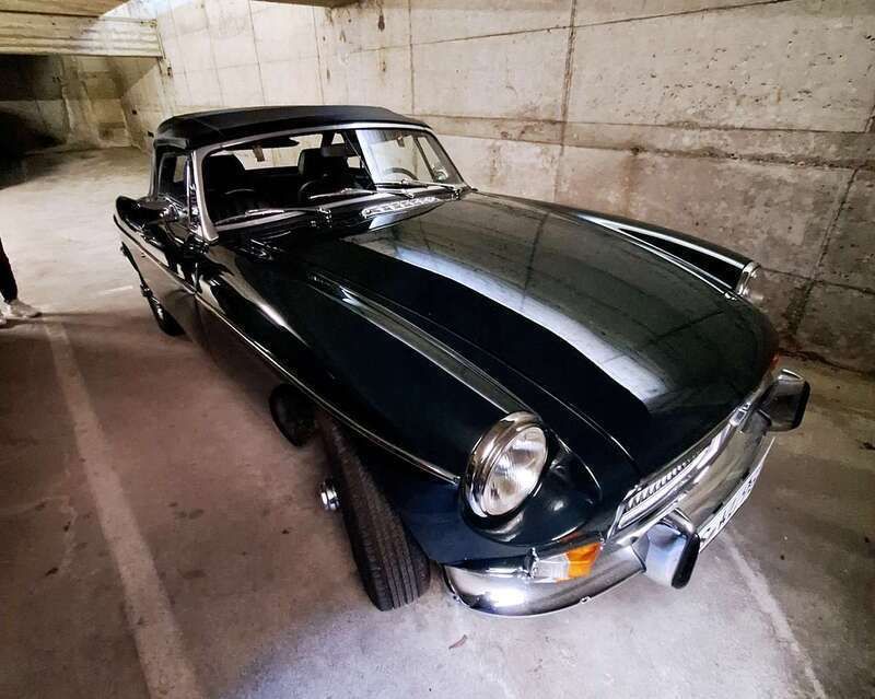 Grün Gebraucht 1972 MG B Cabrio | 18.800 € - Bild 1/4
