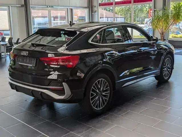 Gebraucht Audi Q3 Sportback S-Line 150 PS (110 kW) 2023 Schwarz SUV