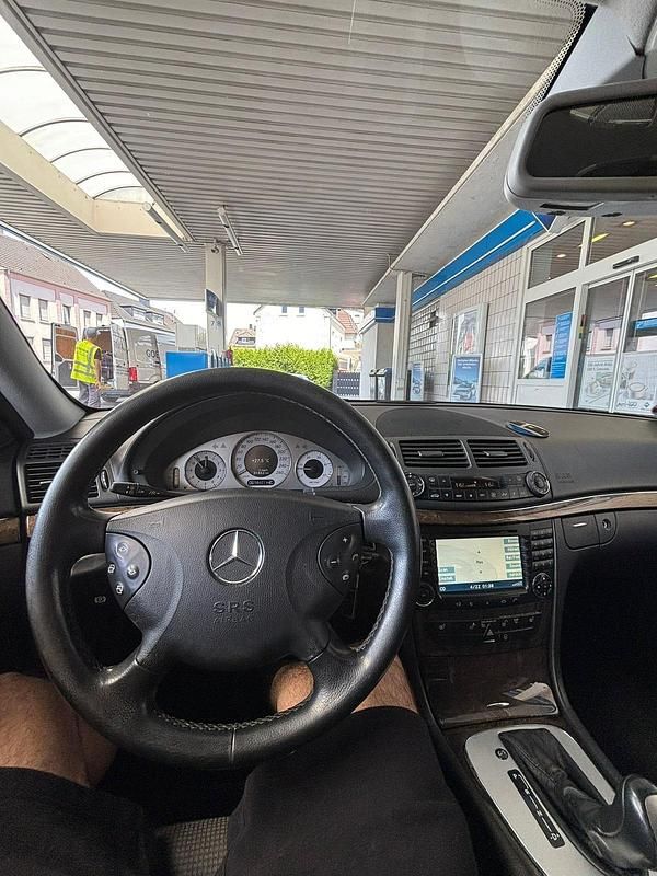 Gebraucht Mercedes E320 224 PS (164 kW) 2005 Grau Limousine