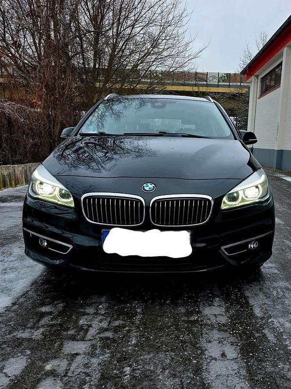 Gebraucht BMW 218 Active Tourer Luxury Line 150 PS (110 kW) 2015 Schwarz Van / Kleinbus