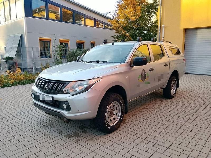 Silber Gebraucht 2016 Mitsubishi L200 Abholung | 11.800 € (Etwas zu teuer) - Bild 1/4