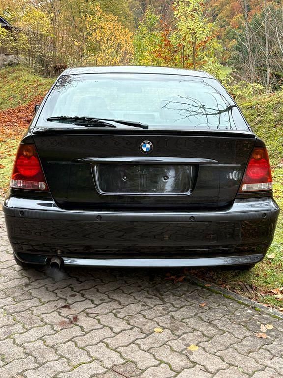 Gebraucht BMW 316 116 PS (85 kW) 2004 Schwarz Limousine