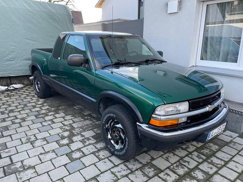 Grün Gebraucht 2001 Chevrolet S10 Abholung | 8.000 € - Bild 1/4