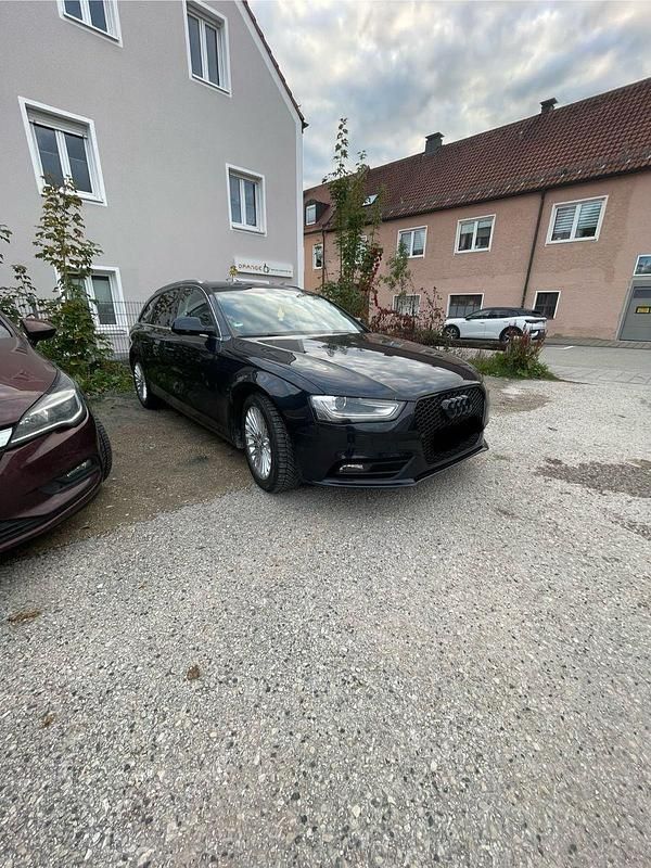 Blau Gebraucht 2014 Audi A4 Ambiente Kombi | 11.600 € (Fairer Preis) - Bild 1/4