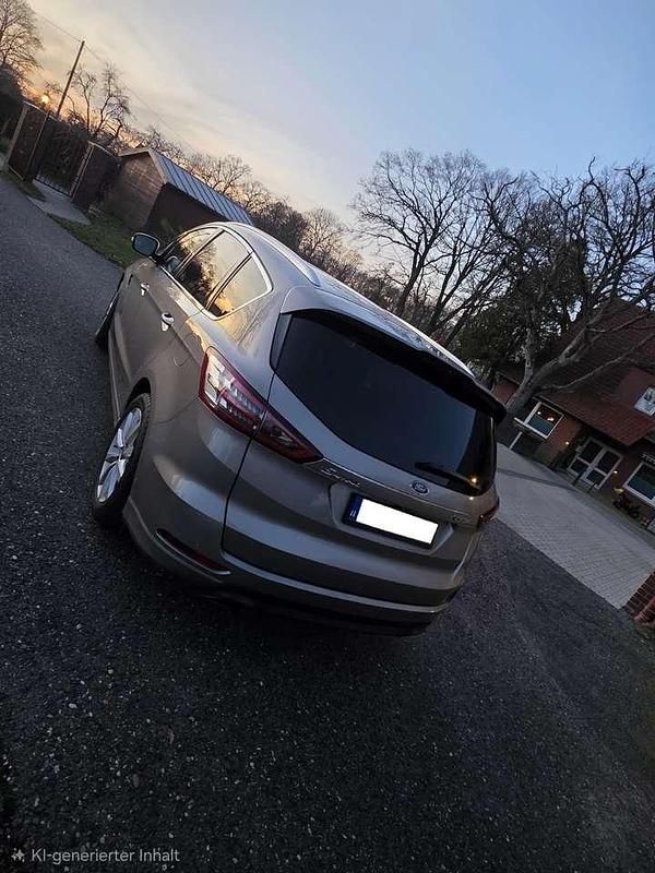 Gebraucht Ford S-MAX Titanium 241 PS (177 kW) 2017 Silber Van / Kleinbus