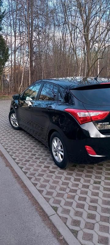 Gebraucht Hyundai i30 99 PS (72 kW) 2014 Schwarz Limousine