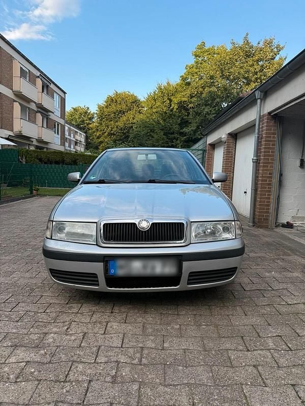 Silber Gebraucht 2005 Skoda Octavia Limousine | 2.290 € (Fairer Preis) - Bild 1/4