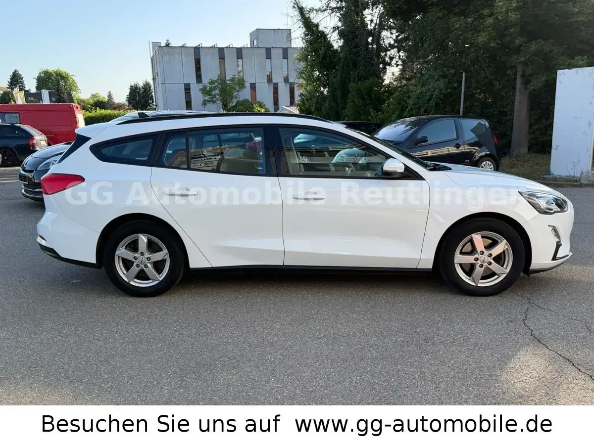 Gebraucht Ford Focus Trend 125 PS (91 kW) 2021 Weiß Kombi