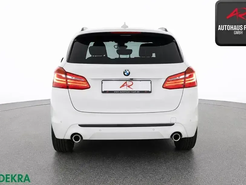 Gebraucht BMW 220 Active Tourer Performance 178 PS (130 kW) 2021 Alpinweiss Van / Kleinbus