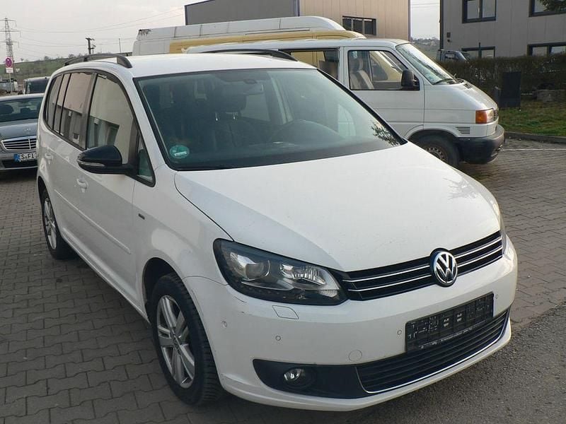Gebraucht VW Touran Match 140 PS (102 kW) 2013 Weiß Van / Kleinbus