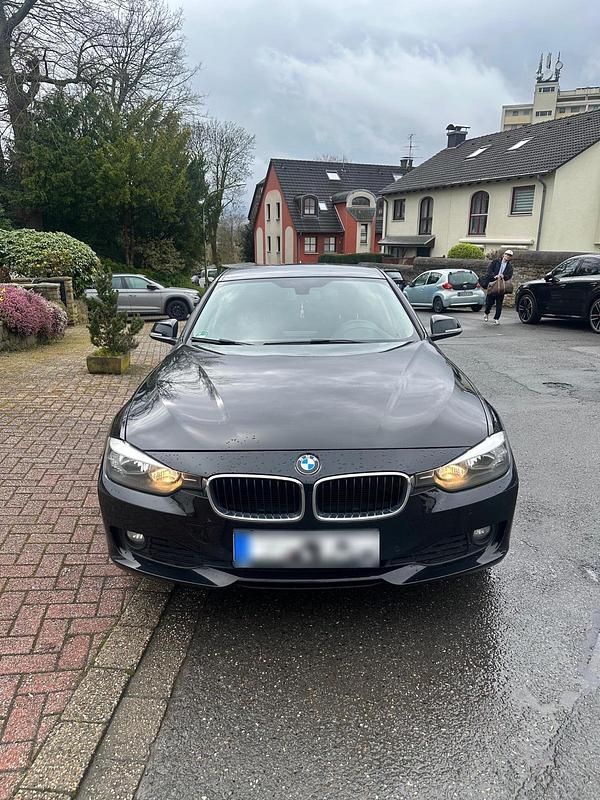 Gebraucht BMW 320 184 PS (135 kW) 2013 Schwarz Kombi