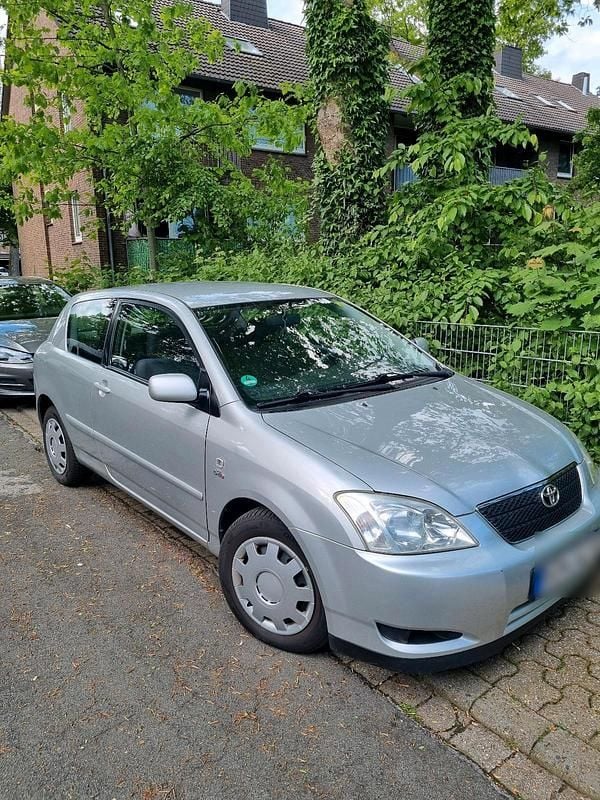 Gebraucht Toyota Corolla 116 PS (85 kW) 2003 Silber Kleinwagen