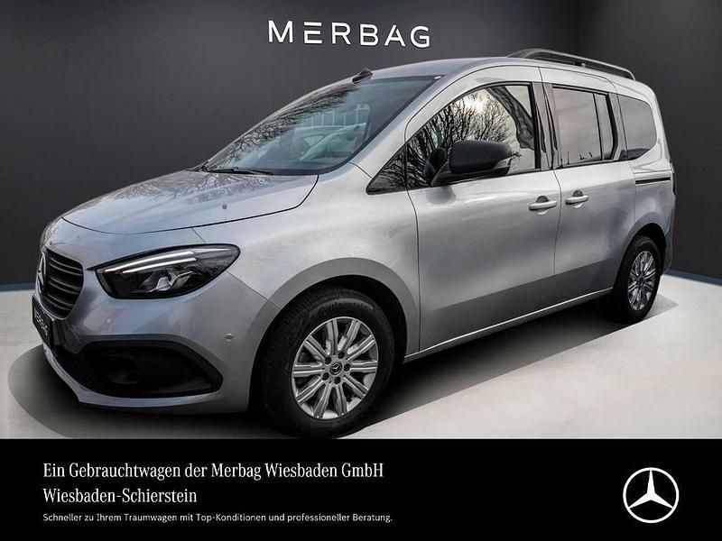 Helvinsilber Gebraucht 2023 Mercedes Citan 112 Van / Kleinbus | 29.512 € (Teuer) - Bild 1/4
